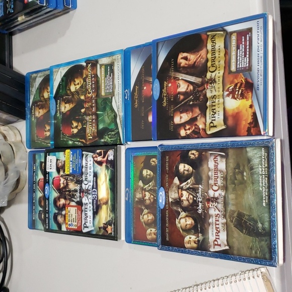 4 PIRATES OF THE CARIBBEAN DVD MOVIES - Picture 13 of 14